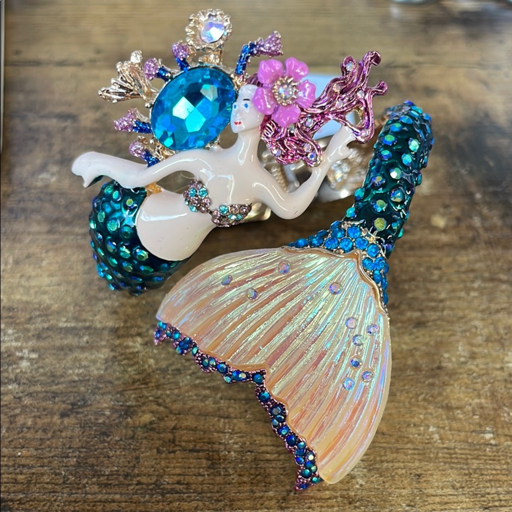 Mermaid betsey Johnson bracelet
